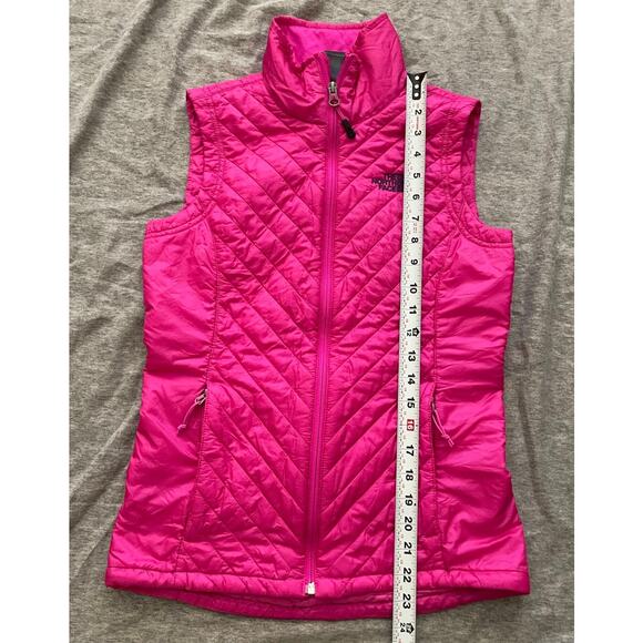The North Face Womens Size XS Hot Pink Lightweight Vest - Picture 12 of 12